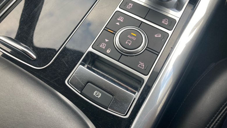 Land Rover Range Rover Sport 3.0 D300 HSE Dynamic Black 5dr Auto Diesel Estate